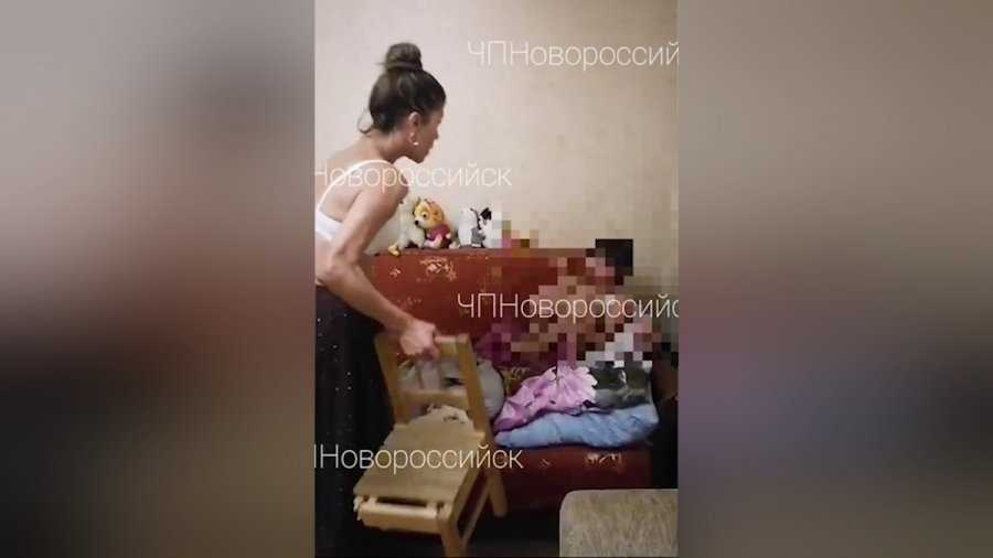 Вчера Ксения Бородина опубликовала пост про любовь к себе и проиллюстрировала его видео, в котором откровенно любуется собой