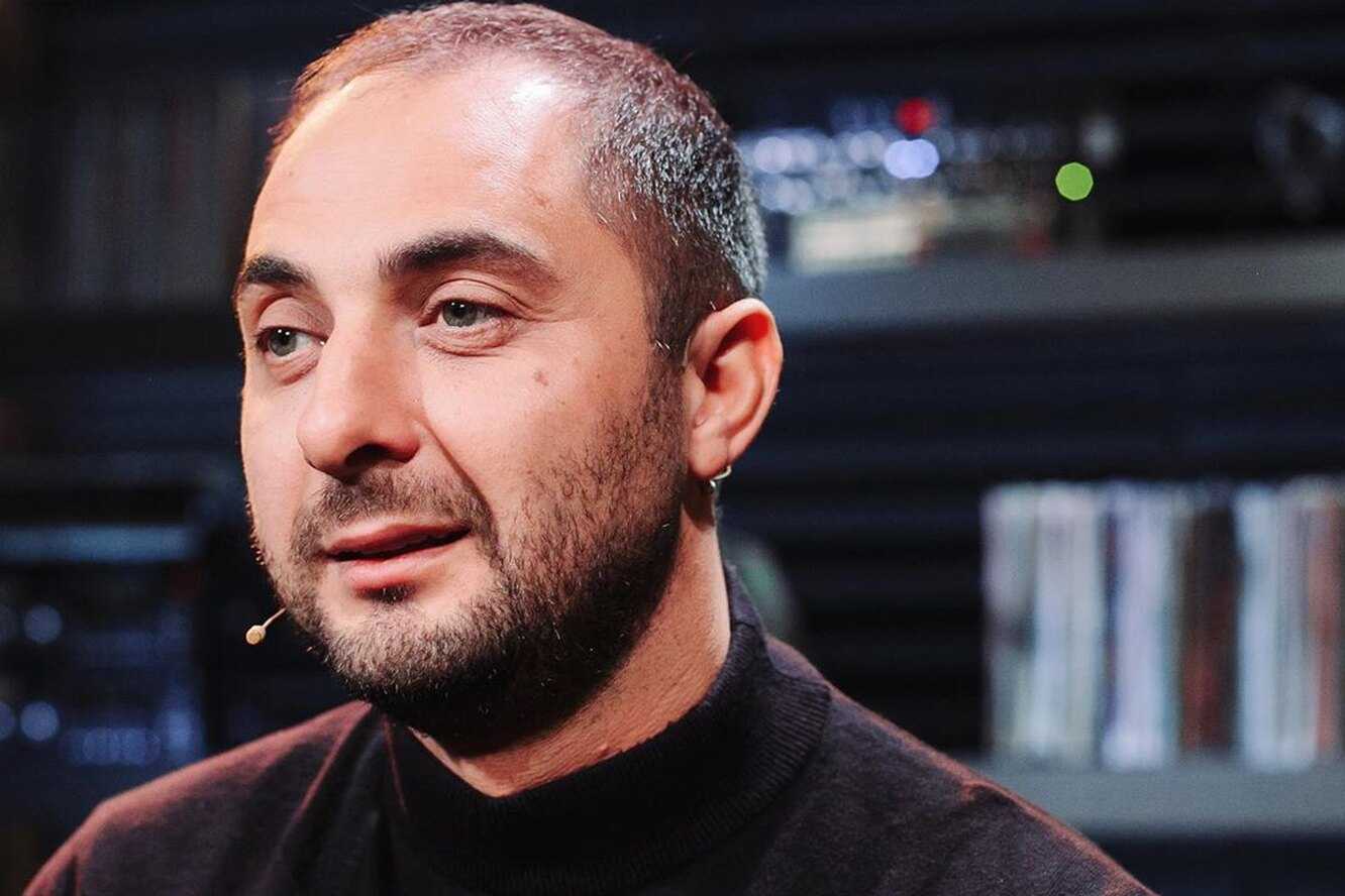 Кристина асмус, ляйсан утяшева и другие жены резидентов comedy club. демис карибидис: биография резидента comedy club демис карибидис с женой