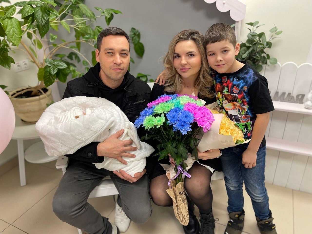 Скачать песню дом-2 - ксения собчак и ксюша бородина бесплатно и слушать онлайн | zvyki.com