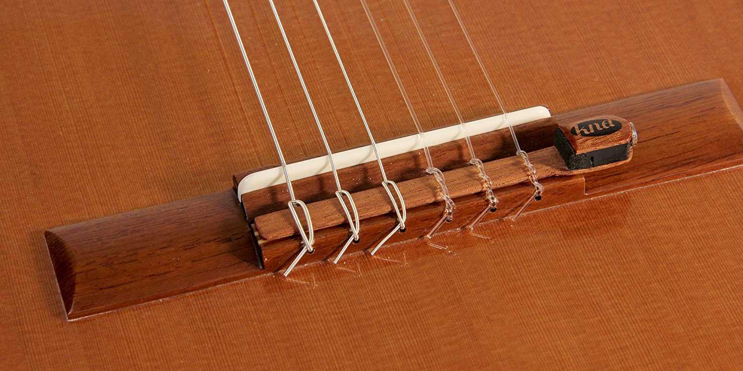Как менять нейлоновые струны на классической гитаре. инструкция по замене струн на акустической гитаре