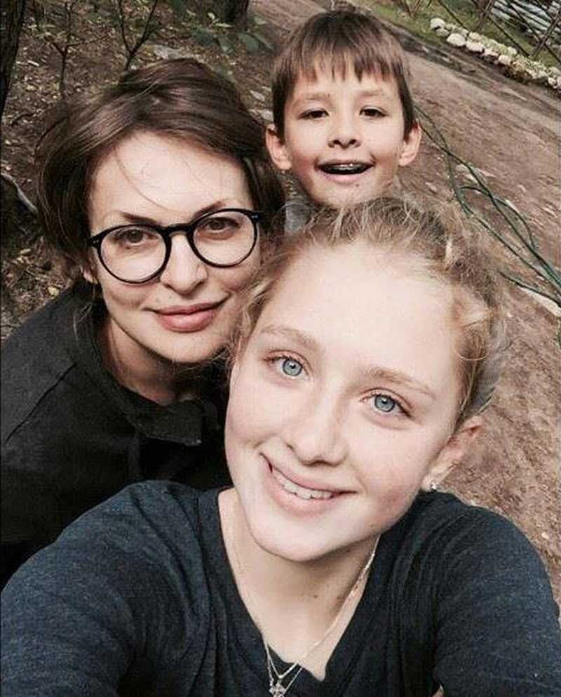 Как сегодня выглядят и чем занимаются дети и жена погибшего сергея бодрова?