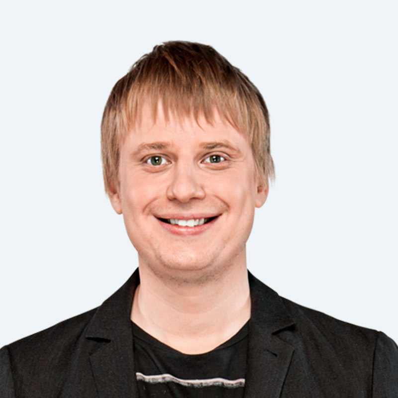 Супруга напоказ: как украинская вебкамщица женила на себе комика славу комиссаренко