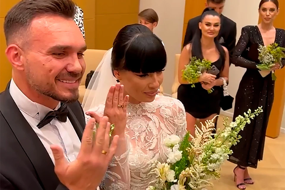 Повыскакивали замуж: 10 самых молодых невест в шоу‑бизнесе