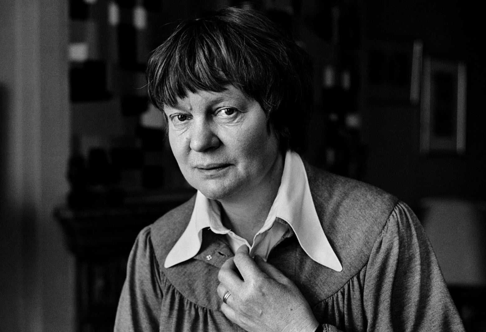Обезьяна, старуха и вывернутая наизнанку: вспоминаем все костюмы королевы хэллоуина за последние 22 года