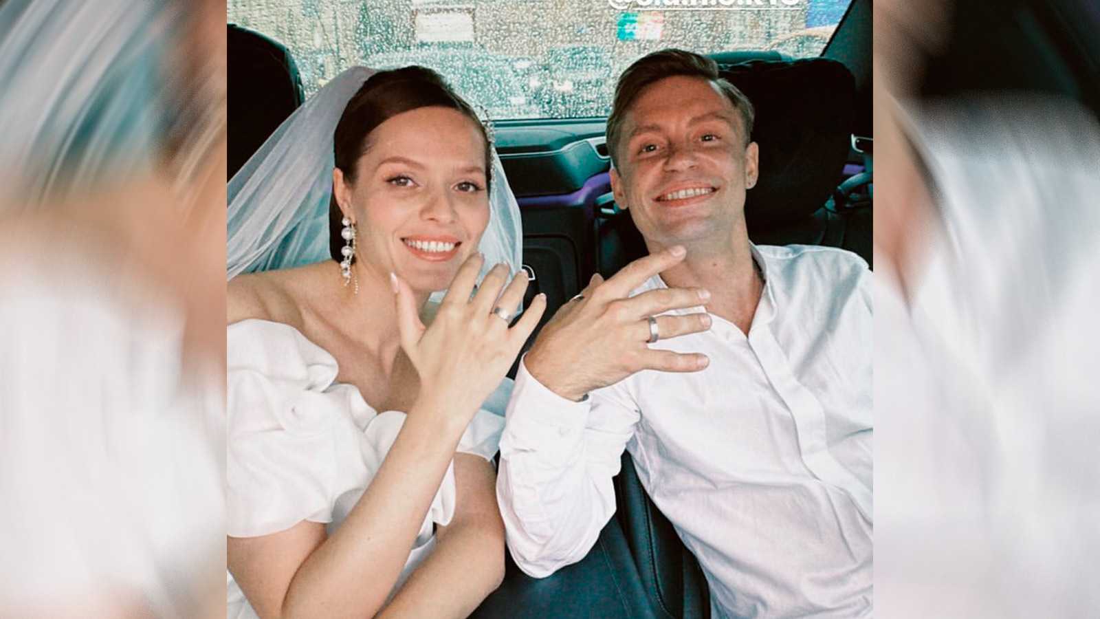 Александр петров женился! пара познакомилась на улице и быстро сыграла свадьбу