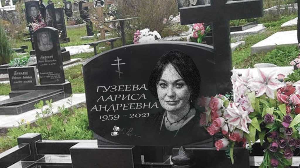 На этот Новый год Оксана Самойлова и Джиган остались в Москве и отметили праздник по-семейному: дома, в кругу самых близких
