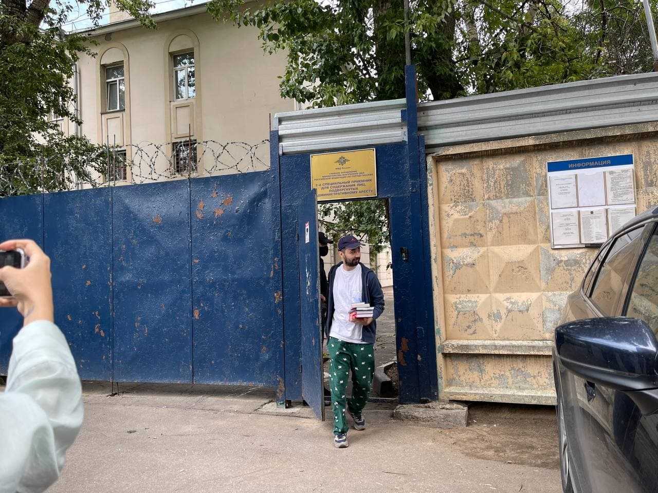 Суд арестовал комика Идрака Мирзализаде на 10 суток по делу о возбуждении ненависти из-за его шутки про русских
