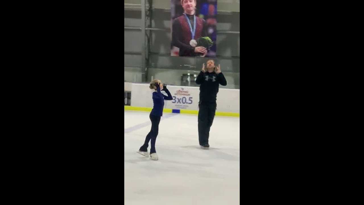 15 декабря Евгений Плющенко и Яна Рудковская торжественно открыли филиал Академии фигурного катания Angels of Plushenko