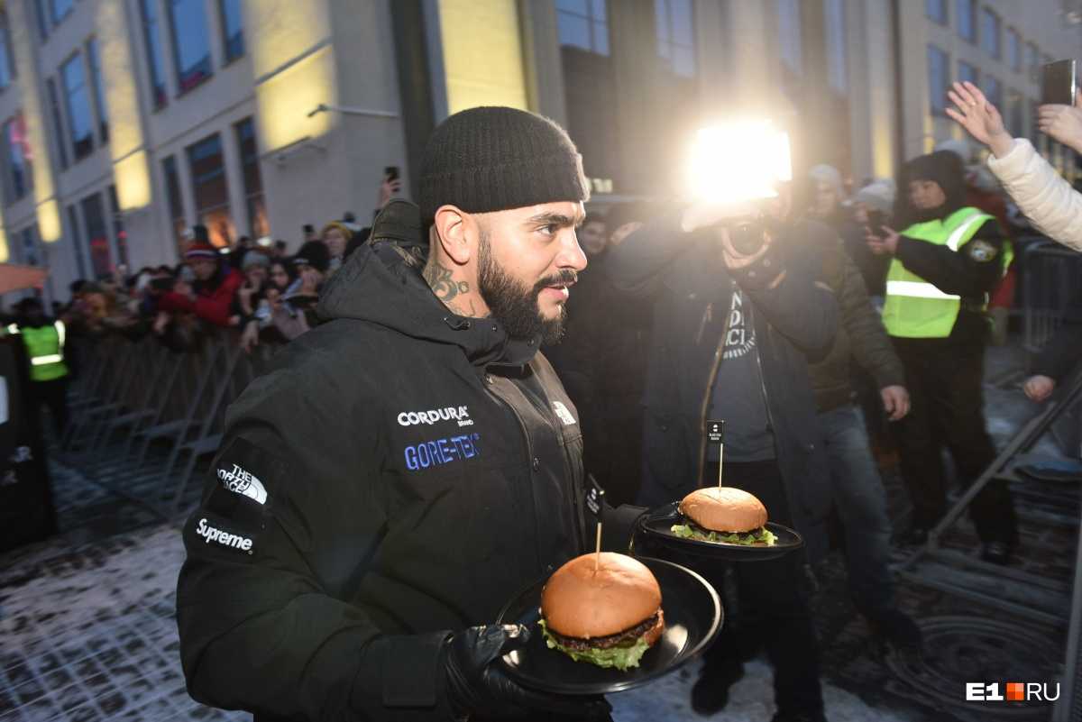 Кому принадлежит black star burger после ухода тимати